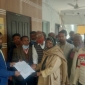 পাইকগাছায় জমির মালিকরা চিংড়ি ও ধান চাষের পক্ষে প্রশাসনের নিকট স্মারক লিপি প্রদান!