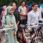 পাইকগাছায় সাইকেল ও সেলাই ম্যাশিন বিতরন