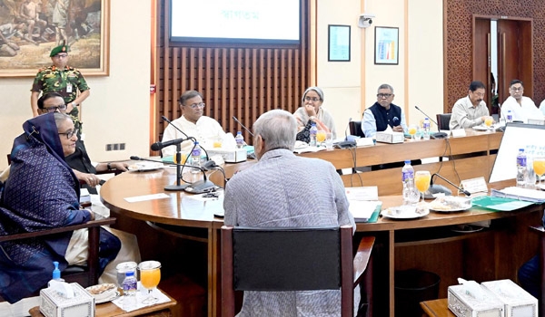 জমি অধিগ্রহণের সময় জমির ছবি তুলে রাখার নির্দেশ; নড়াইলে সেতু নির্মাণে ভুল নকশায় প্রধানমন্ত্রীর ক্ষোভ