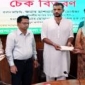 নড়াইলে রোগাক্রান্তদের মাঝে ৩৫ লক্ষাধিক টাকার চেক বিতরণ