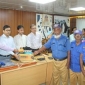 পাইকগাছার গ্রামপুলিশদের মাঝে বিভিন্ন উপকরণ বিতরণ