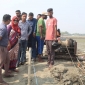 ঘূর্ণিঝড় রেমালে ক্ষতিগ্রস্থ পাইকগাছার সোলাদানা খেয়াঘাটের সংস্কার কাজের উদ্বোধন