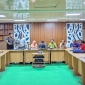 পাইকগাছায় লটারির মাধ্যমে ভিডাব্লিউবি কার্ড নির্ধারণ