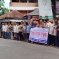 নড়াইলে পল্লী বিদ্যুতের ডিজিএম রুহুল আমিনের দুর্র্নীতি ও গ্রাহক ভোগান্তির প্রতিবাদে বিক্ষোভ মিছিল