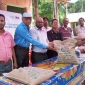 পাইকগাছায় কৃষকদের মাঝে বিনামূল্যে বোরো ধানের বীজ বিতরণ