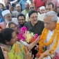 ফুলের শুভেচ্ছায় সংস্কৃতি মন্ত্রী ও এমপিকে বরণ করলেন মাগুরাবাসী