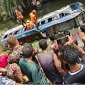 খুলনার ডুমুরিয়ায় নিয়ন্ত্রণ হারিয়ে বাস পুকুরে; নিহত ১