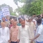 শ্রীপুরে ছাত্রীকে শ্লীলতাহানির অভিযোগে শিক্ষকের বিরুদ্ধে বিক্ষোভ ও সমাবেশ