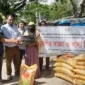 শ্যামনগরে পরিবারে আয় বৃদ্ধির লক্ষ্যে ৭২ জনকে ১৮শত মুরগির বাচ্চা ও মুরগির খাদ্য বিতরণ