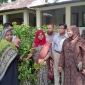 মাগুরায় ৫ শতাধিক হতদরিদ্র পেল ফলজ গাছের চারা