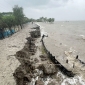 দেশের উপকূলীয় এলাকায় ঝুঁকিপূর্ণ বেড়িবাঁধে ঝড়-জলোচ্ছ্বাসে বিপর্যয়ের শঙ্কা বাড়াচ্ছে